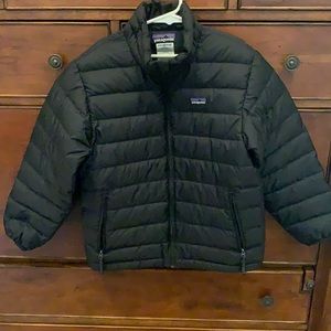Boys’ Patagonia Down Sweater/black/size small (8)
